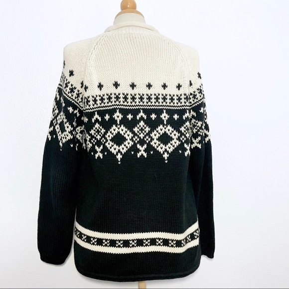 SOLD 💕 EDDIE BAUER oversize turtle neck sweater - Picture 2 of 6